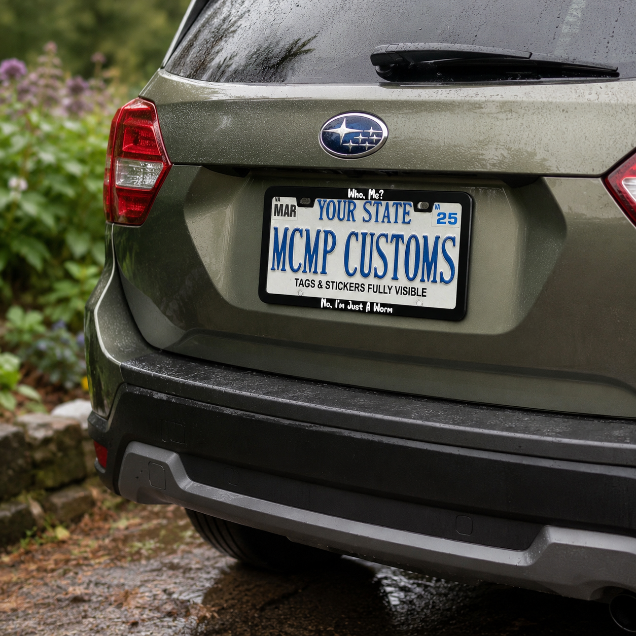 Who, Me? No, I'm Just A Worm Funny Aluminum License Plate Frame